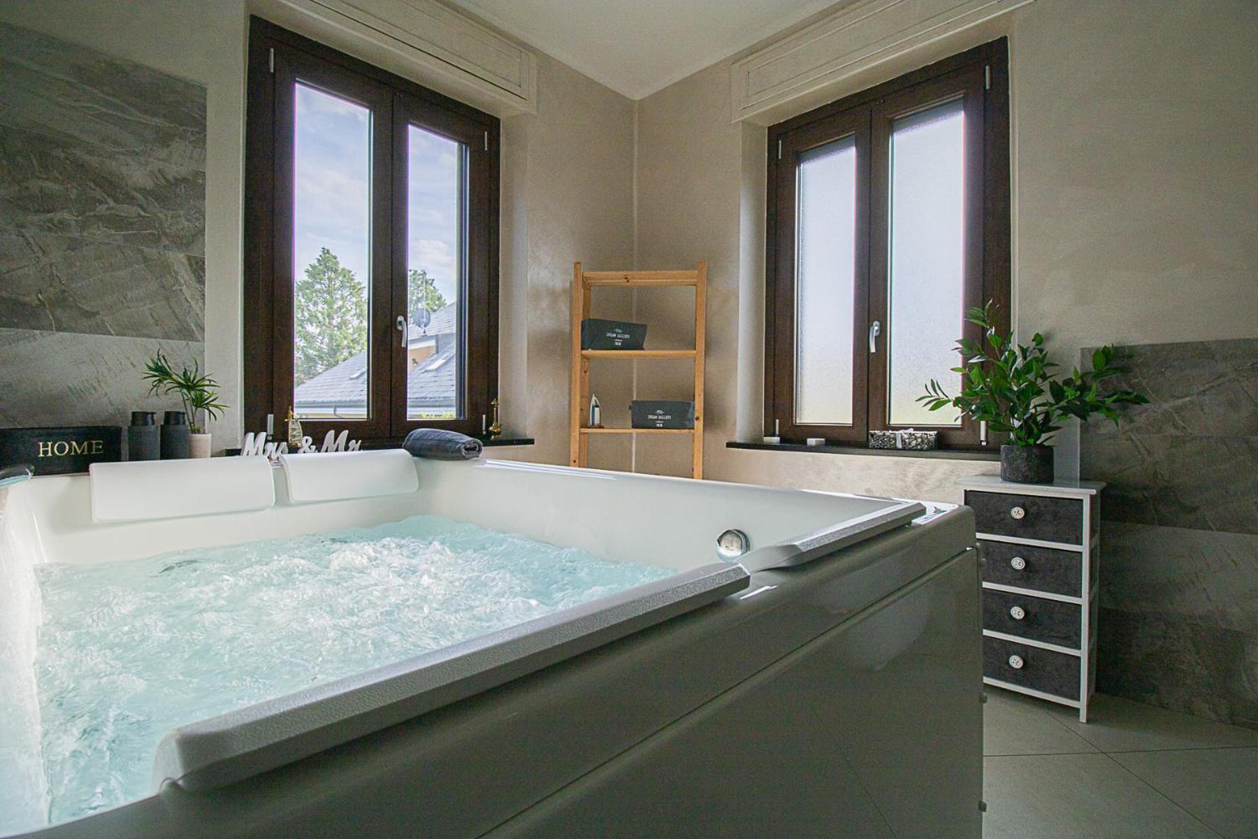 Appartamento In Villa Con Piscina Privata E Jacuzzi Ad Uso Esclusivo Rivarolo Canavese Exterior foto