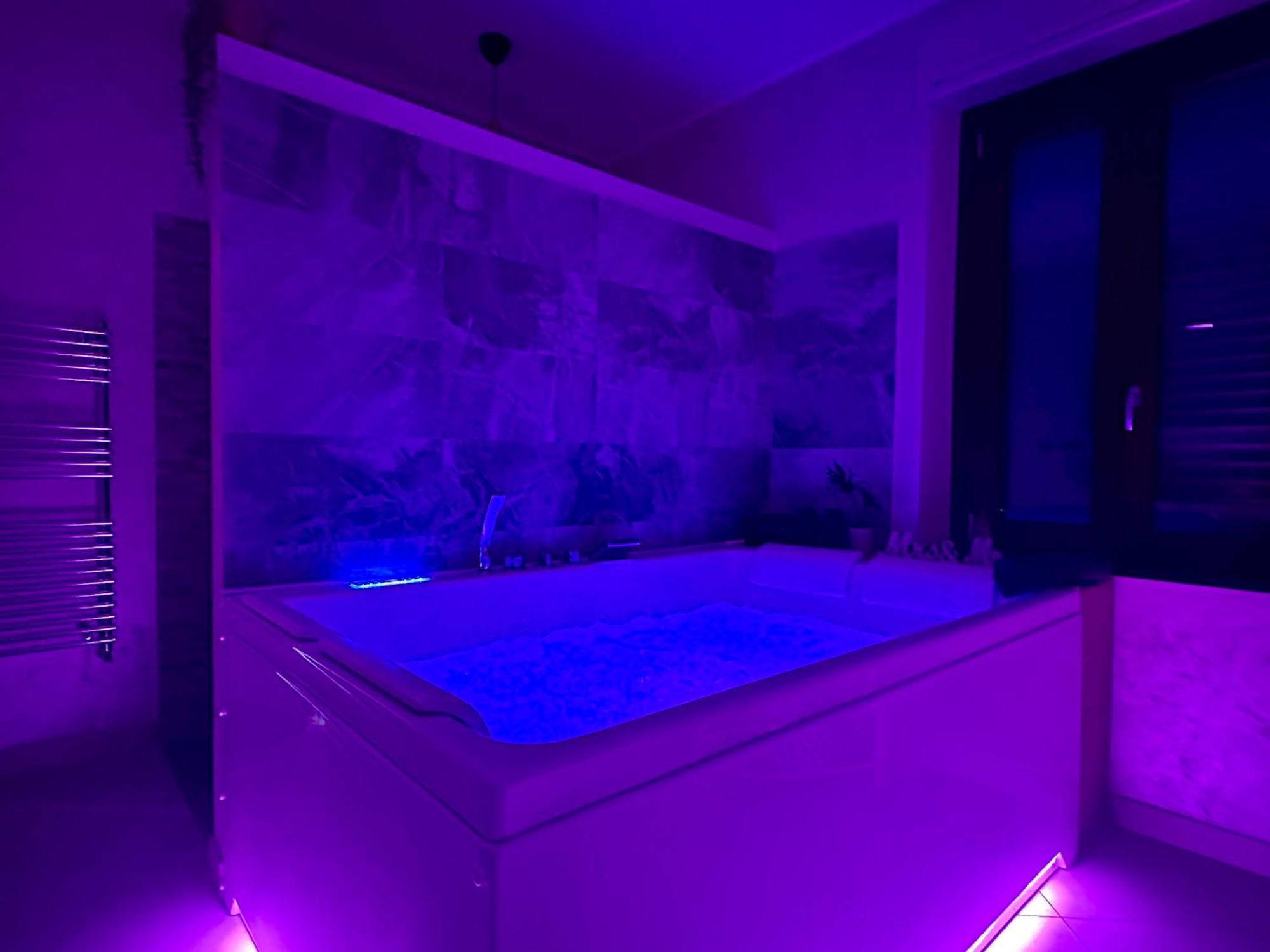 Appartamento In Villa Con Piscina Privata E Jacuzzi Ad Uso Esclusivo Rivarolo Canavese Exterior foto